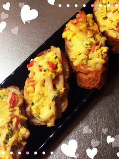 かにかまスクランブルエッグのバゲット-レシピのメイン写真