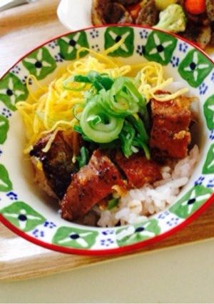 乗せて混ぜて。サンマ蒲焼でチラシ寿司風-レシピのメイン写真