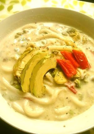 アボカドとかにかまの豆乳クリーミーうどん-レシピのメイン写真