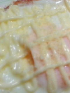 目玉焼きに♪マヨ粉チーズかけ♡-レシピのメイン写真