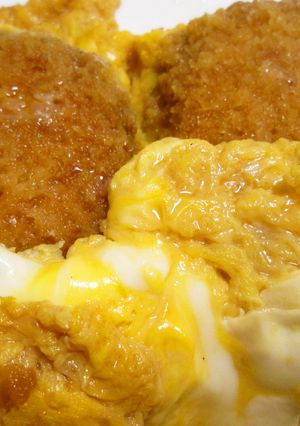 丼物やお弁当に♪手早く出来るコロッケ煮。-レシピのメイン写真