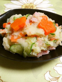 春の梅ポテトサラダ-レシピのメイン写真