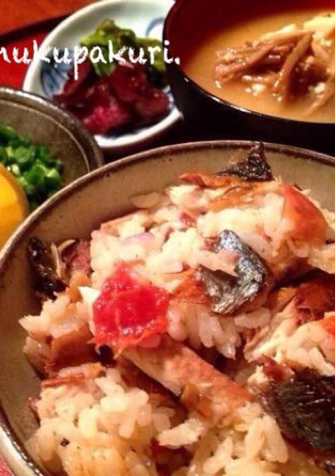 塩秋刀魚と自家製梅干しの炊き込みご飯-レシピのメイン写真