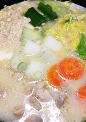 簡単ピリ辛味噌ミルク鍋♪辛さ調節可能♪-レシピのメイン写真