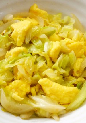 お母さんの♪甘いバターキャベツ炒め-レシピのメイン写真