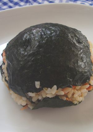 鮭の爆弾にぎり！-レシピのメイン写真