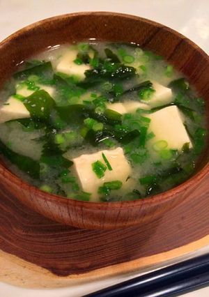 ワカメと豆腐のみそ汁（麦みそ）-レシピのメイン写真