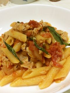 絶品 豚バラ肉でペンネアラビアータ-レシピのメイン写真