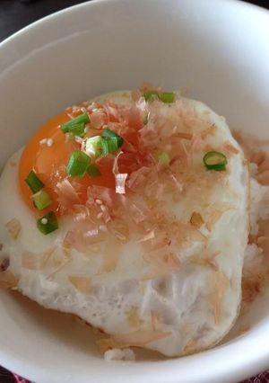 目玉焼き丼-レシピのメイン写真