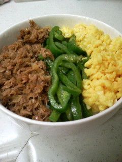 節約ご飯、でも美味しいツナそぼろ丼-レシピのメイン写真