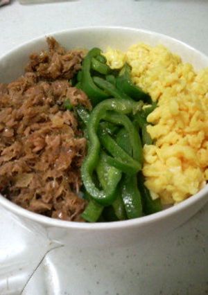 節約ご飯、でも美味しいツナそぼろ丼-レシピのメイン写真