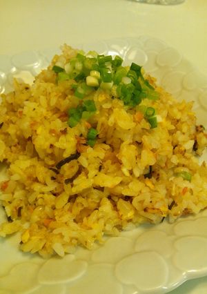 余った鮭で和風炒飯♪-レシピのメイン写真