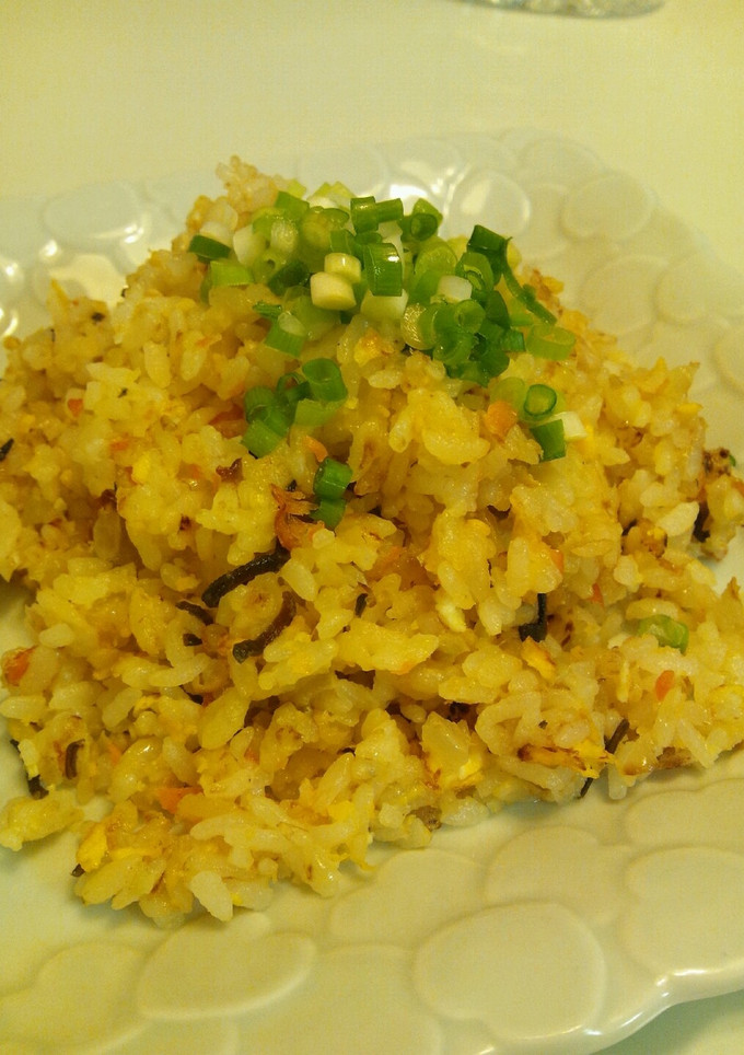 余った鮭で和風炒飯♪-レシピのメイン写真