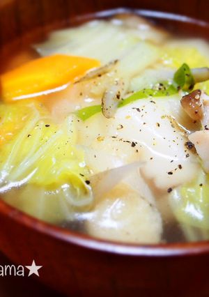 白だしで簡単おいしい♪具だくさんお雑煮-レシピのメイン写真