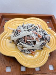 ひじき煮リメイク。玉ねぎの簡単サラダ!-レシピのメイン写真