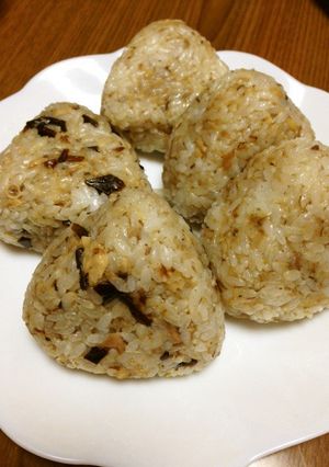 サバの水煮缶でおにぎり-レシピのメイン写真