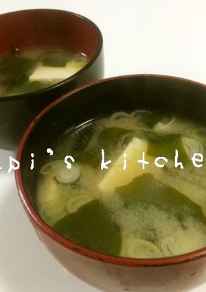 ど定番！豆腐とわかめのお味噌汁-レシピのメイン写真