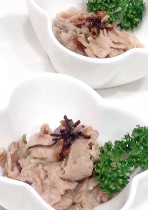 チャイブ☆豚こま肉の梅肉昆布和え-レシピのメイン写真