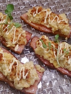 おつまみに☆ベーコンのポテサラのせ-レシピのメイン写真