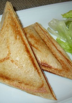 粉チーズ入りのホットサンド-レシピのメイン写真