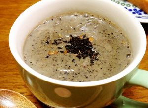 玉ねぎと納豆の黒胡麻豆乳スープ-レシピのメイン写真