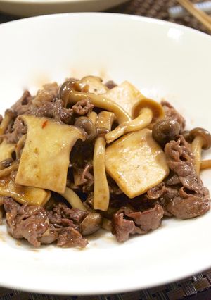 きのこと牛肉で♪簡単オイスターソース炒め-レシピのメイン写真