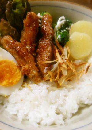 ロコモコ丼 手羽先-レシピのメイン写真