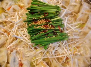 超簡単で美味しい！絶品餃子鍋【もつ鍋風】-レシピのメイン写真