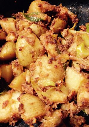 ご飯がすすむ！じゃが芋挽肉炒め-レシピのメイン写真