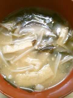 ワカメ 椎茸 えのき 油揚げの お味噌汁-レシピのメイン写真