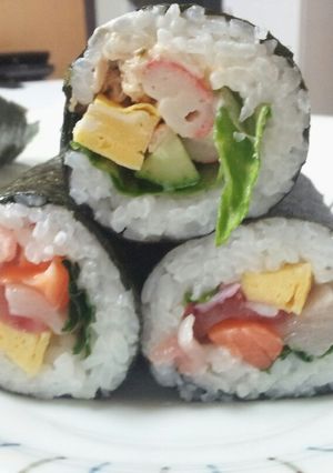 ラップで簡単恵方巻き サラダ海鮮唐揚げ-レシピのメイン写真
