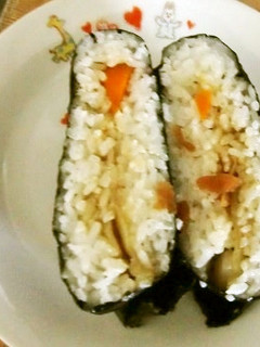 おにぎらずなら、カレーも包めちゃう♡-レシピのメイン写真