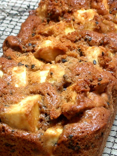 さつまいもと黒ごまのバターケーキ-レシピのメイン写真