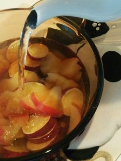 保温でかんたん♪さつまいもとリンゴの煮物-レシピのメイン写真