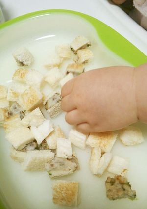 離乳食後期♪鯵ハンバーグのサンドイッチ-レシピのメイン写真