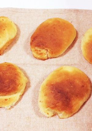 バターロールパン〜ふんわりいちご風味〜-レシピのメイン写真