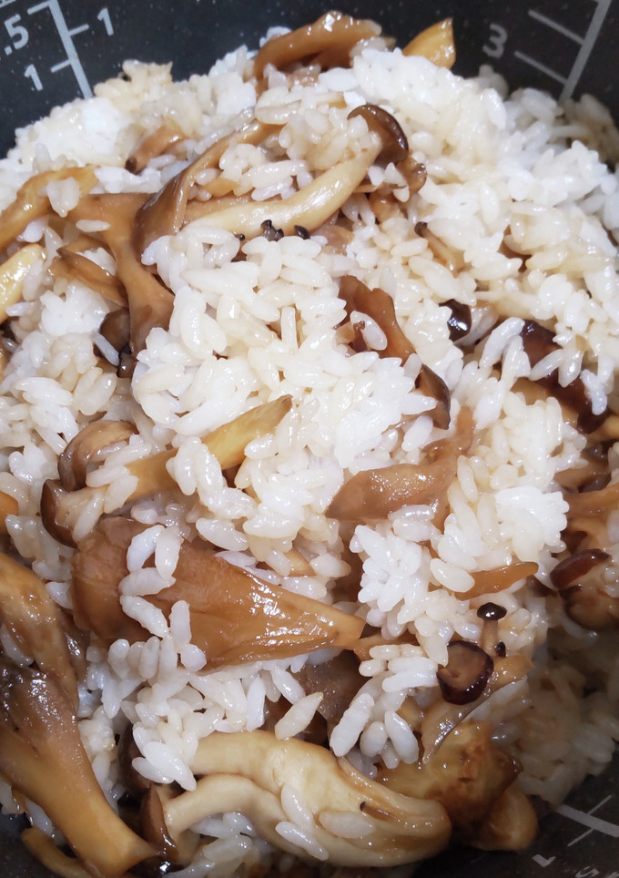 だし炊き混ぜご飯☆キノコの炊き込みご飯-レシピのメイン写真