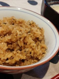簡単炊き込み御飯《昆布ゴマごはん》-レシピのメイン写真