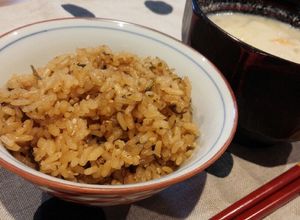 簡単炊き込み御飯《昆布ゴマごはん》-レシピのメイン写真