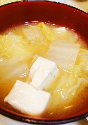 たっぷり白菜♡揚げと豆腐の味噌汁-レシピのメイン写真