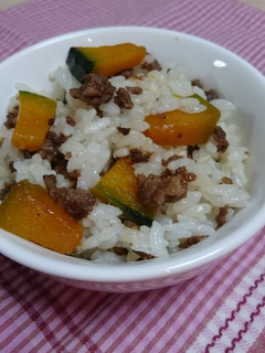 お弁当に♪かぼちゃとお肉の混ぜごはん-レシピのメイン写真