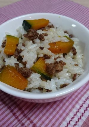 お弁当に♪かぼちゃとお肉の混ぜごはん-レシピのメイン写真
