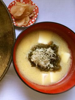 豆腐ととろろ昆布の味噌汁-レシピのメイン写真