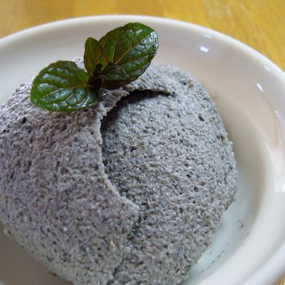 基本からアレンジまで！思わずつくりたくなる「ゴマ ムース」のレシピ
