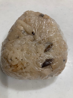 きのこの炊き込みご飯(おにぎり)-レシピのメイン写真