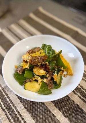ズッキーニとピーマンのひき肉玉子とじ-レシピのメイン写真
