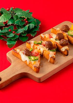 ミートボールのクリスマスピザトースト-レシピのメイン写真