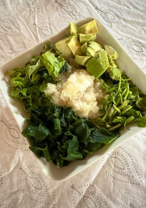 ワカメとアボカドのグリーンサラダうどん-レシピのメイン写真