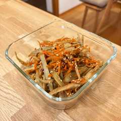 รูปของ ごぼうとにんじんのきんぴら🥕