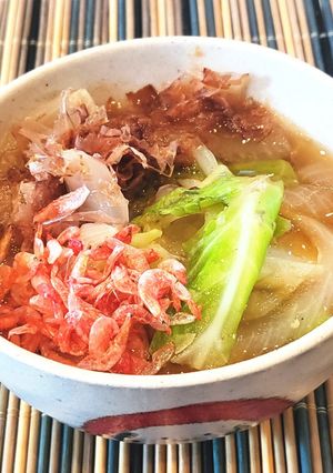 春キャベツと新玉ねぎと小エビのお味噌汁-レシピのメイン写真